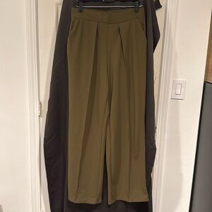 OLIVE WIDE LEG PANTS